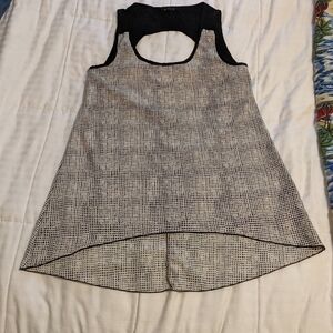 𝅺mine Open back tank top size small